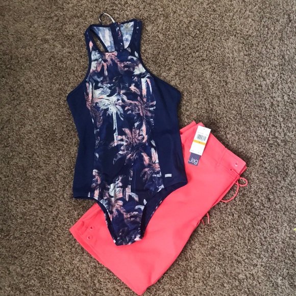 Like New Roxy Bathing Suit - Picture 6 of 6